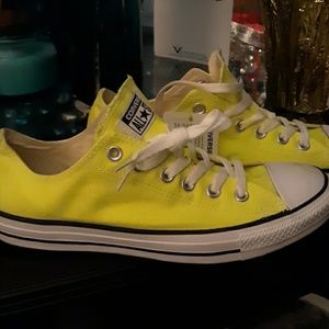 Men's new converse size 8 or 10 in women
